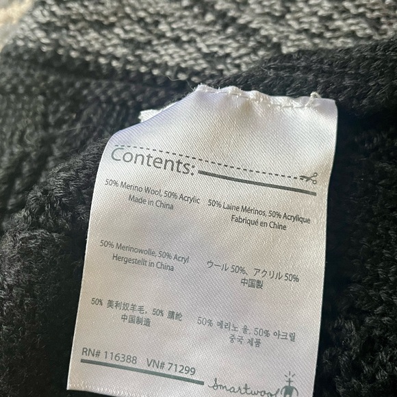 NWOT- Smartwool cable knit beanie - Picture 3 of 4